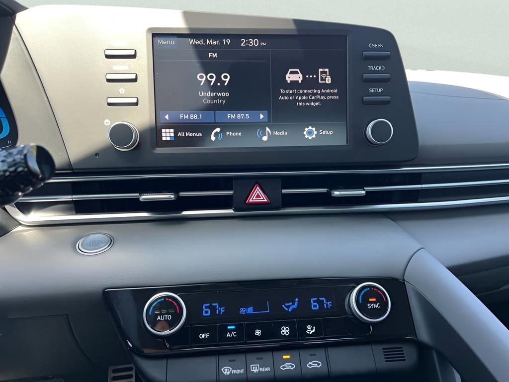 Used 2025 Hyundai Elantra Sport image 24