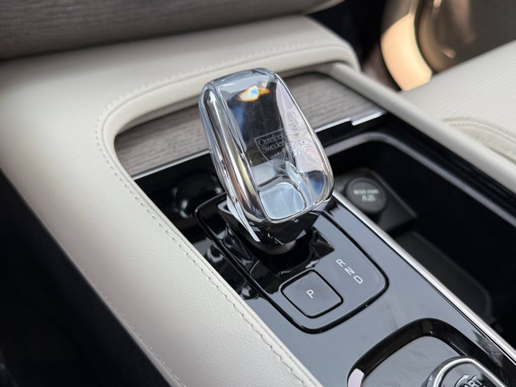 Certified 2024 Volvo XC90 B6 Ultimate AWD/4WD image 27
