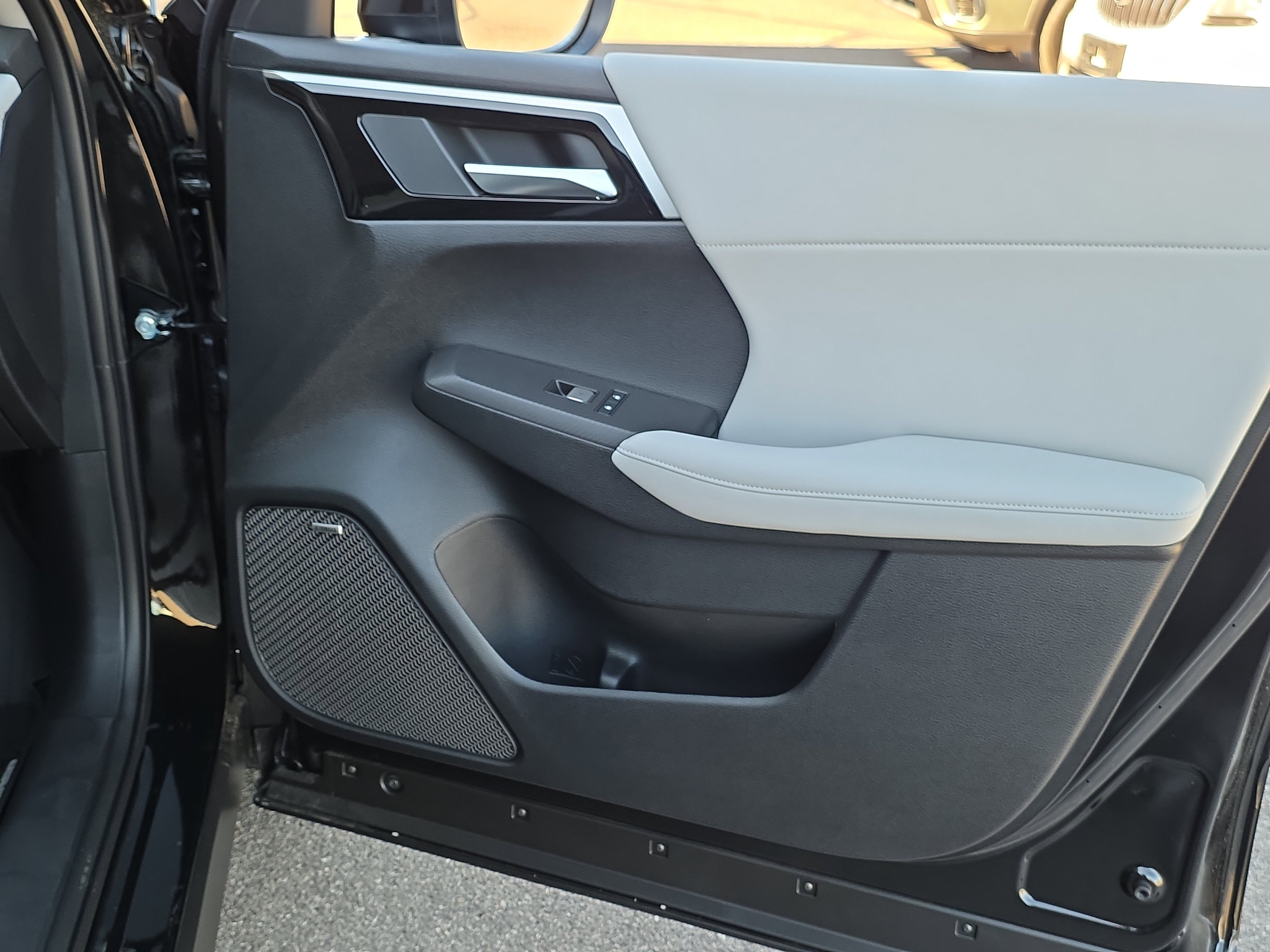 New 2026 Mitsubishi Outlander SE image 31