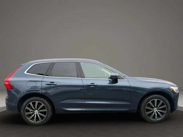 Used 2018 Volvo XC60 T5 Momentum w/ Vision Package AWD/4WD image 4