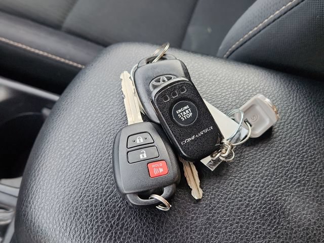 Used 2013 Toyota RAV4 XLE AWD/4WD image 45