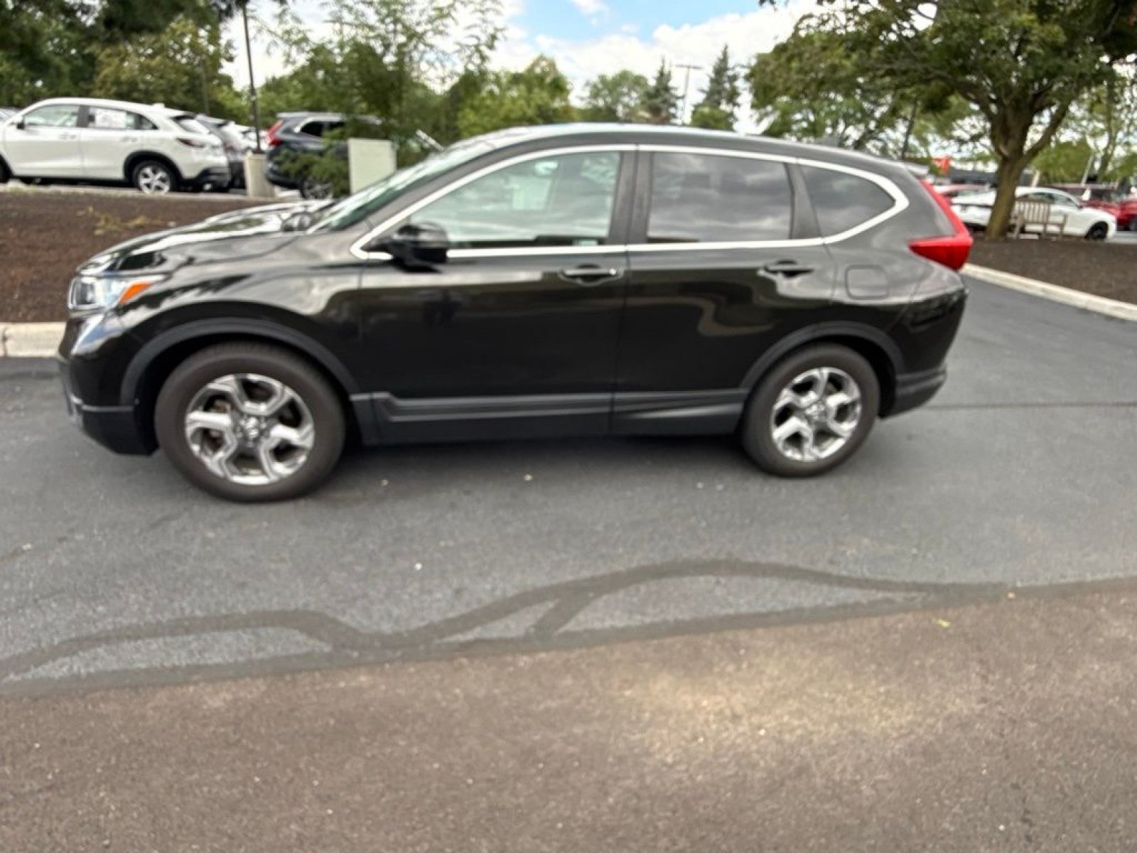 Used 2018 Honda CR-V EX image 2
