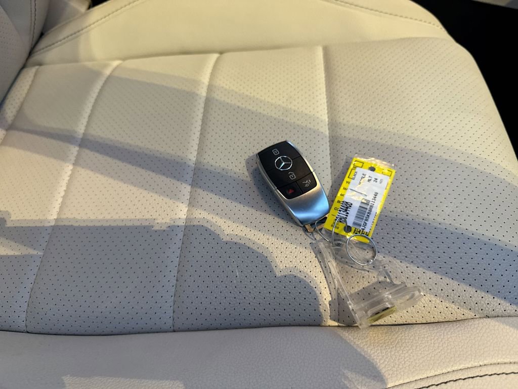 Used 2024 Mercedes-Benz GLE 450 4MATIC image 34