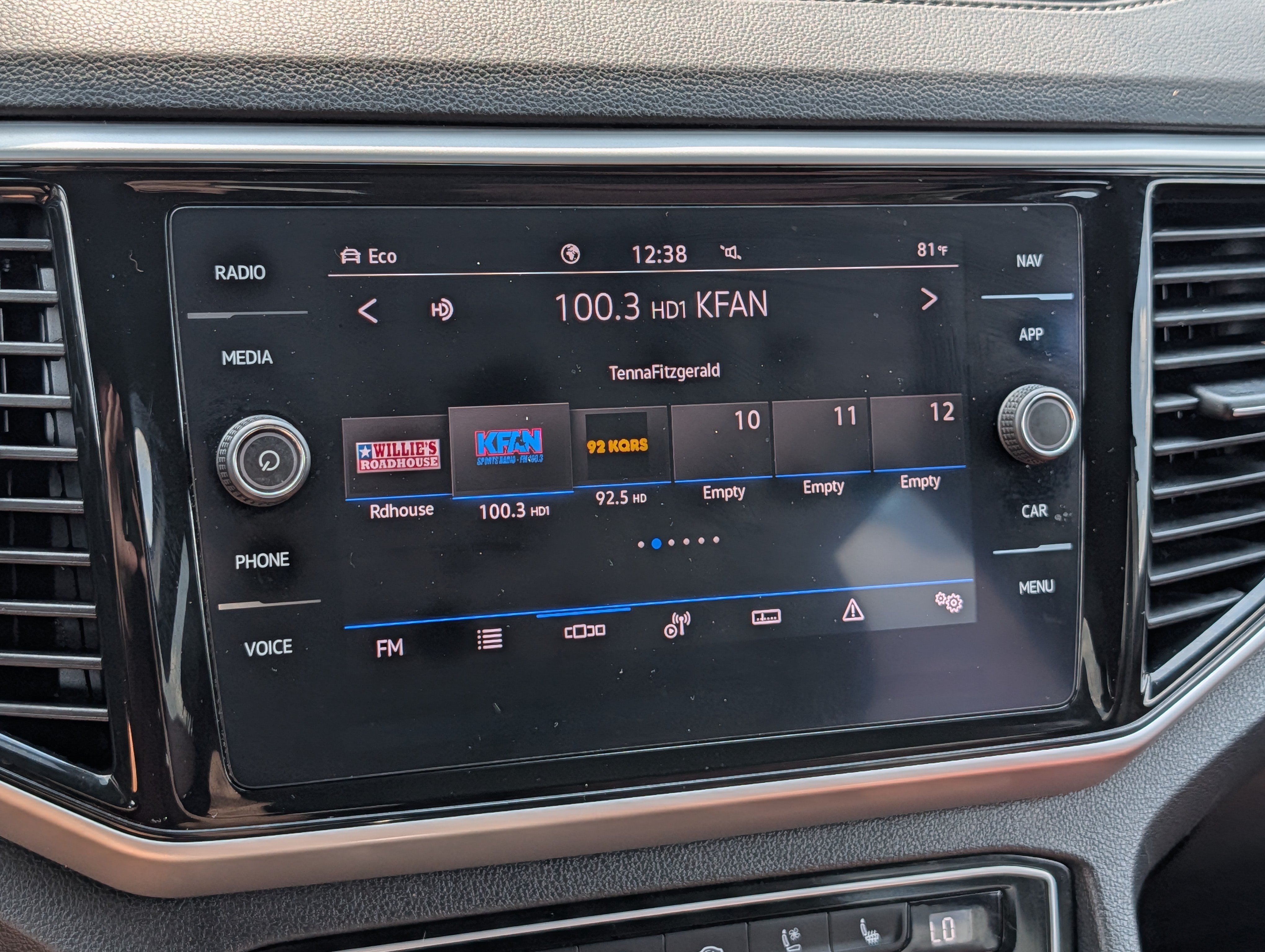 Used 2021 Volkswagen Atlas Cross Sport SEL Premium w/ Cross Sport MDO Package AWD/4WD image 22