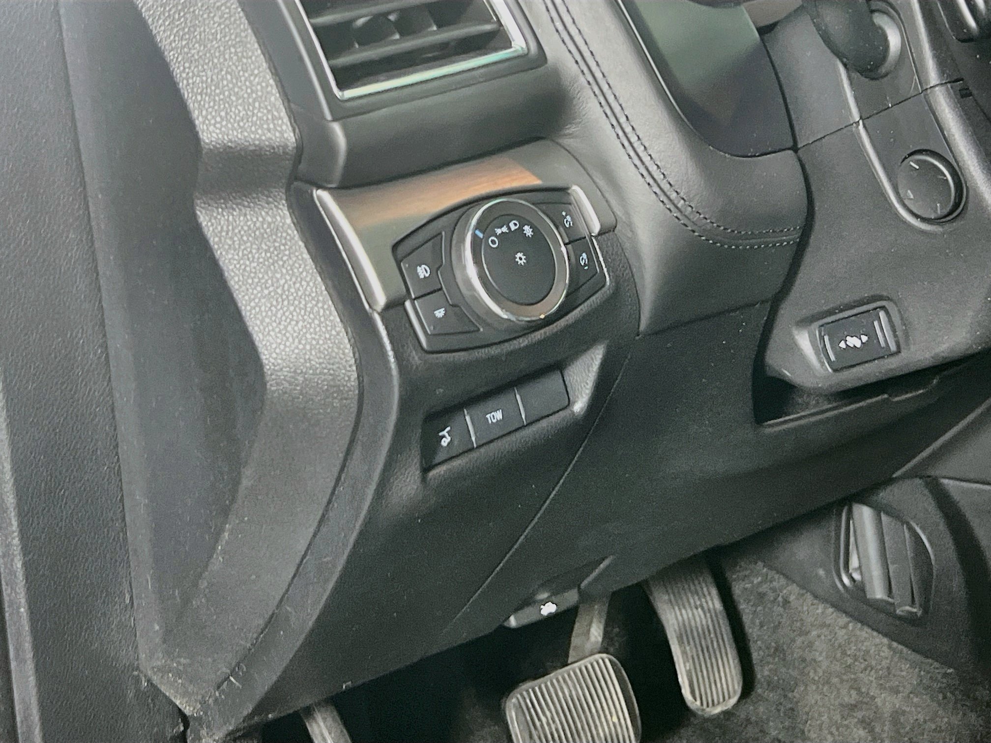 Used 2017 Ford Explorer Platinum AWD/4WD image 10