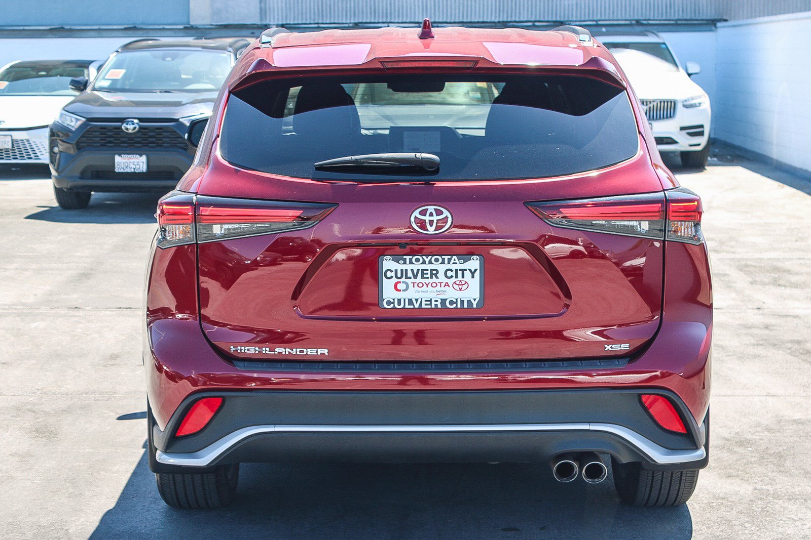 Used 2024 Toyota Highlander XSE FWD image 8