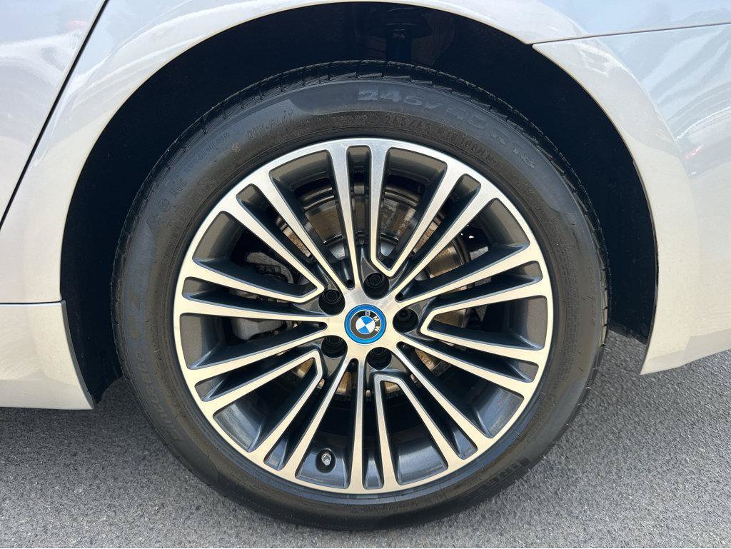 Used 2019 BMW 530e w/ Premium Package RWD image 14