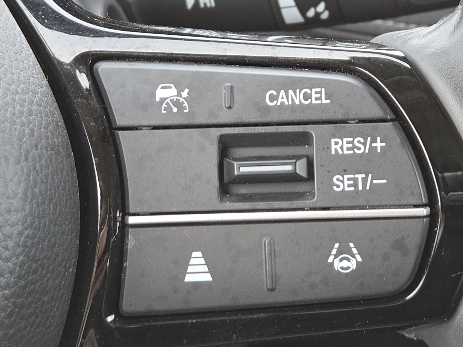 Used 2024 Honda HR-V EX-L image 10