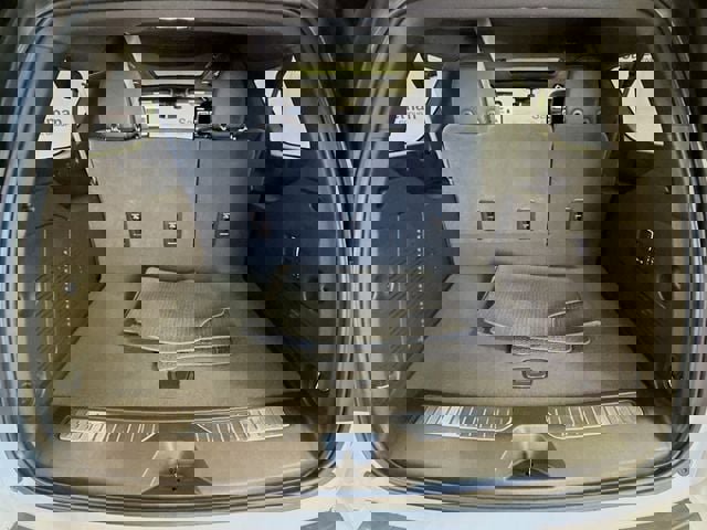 Used 2024 GMC Yukon XL Denali image 30