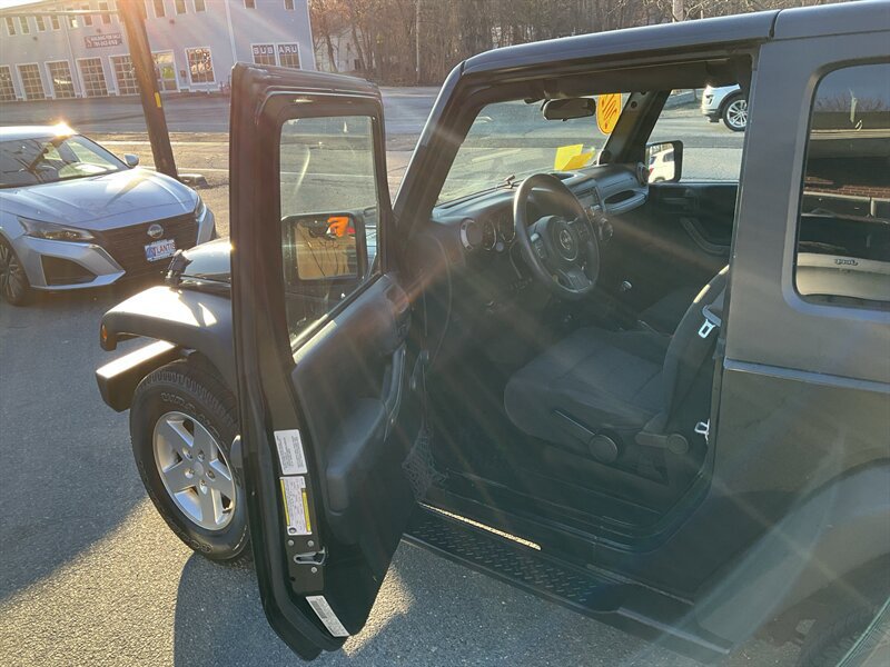 Used 2012 Jeep Wrangler Sport AWD/4WD image 12
