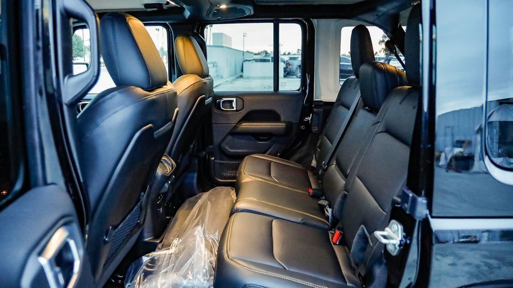 New 2026 Jeep Wrangler Unlimited Sahara AWD/4WD image 23