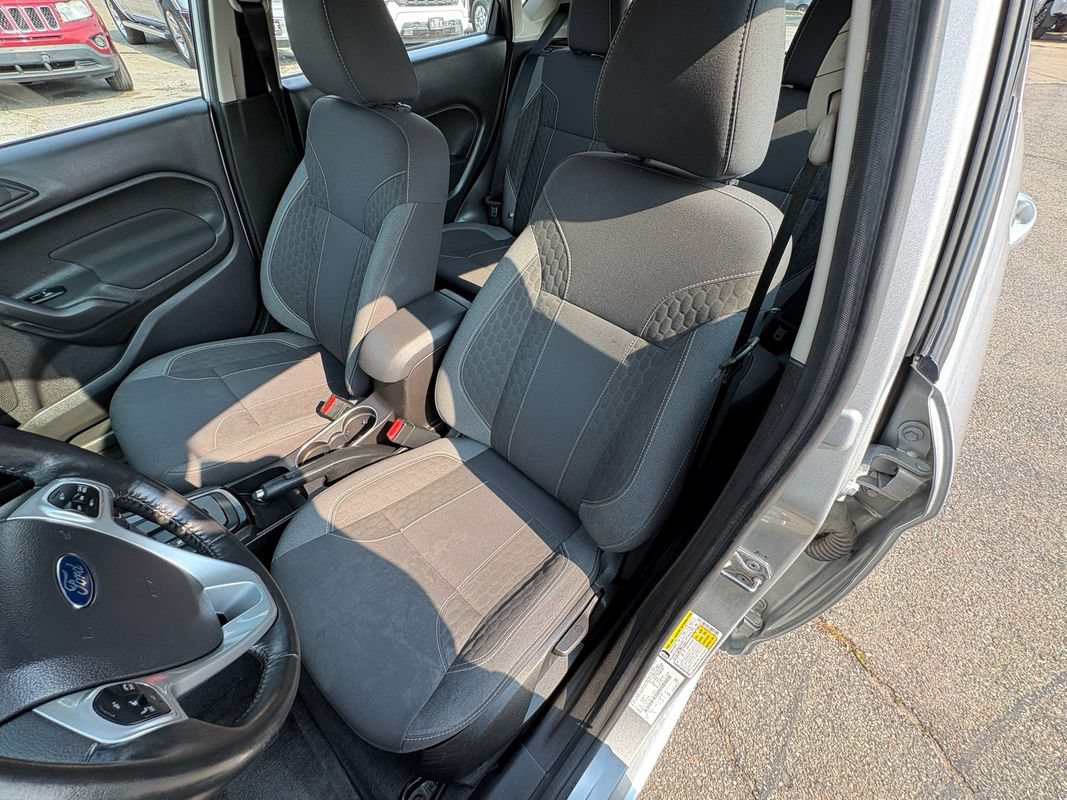 Used 2015 Ford Fiesta SE w/ Equipment Group 201A FWD image 14