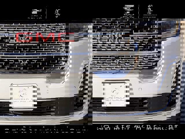 Used 2023 GMC Acadia Denali w/ Denali Ultimate Package image 9