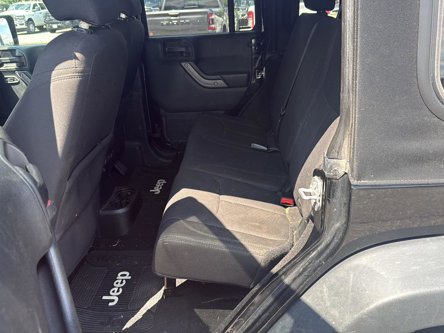 Used 2018 Jeep Wrangler Unlimited Sport S AWD/4WD image 10