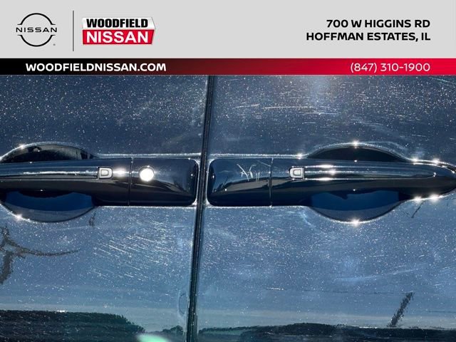 Used 2025 Chrysler Pacifica Select image 16