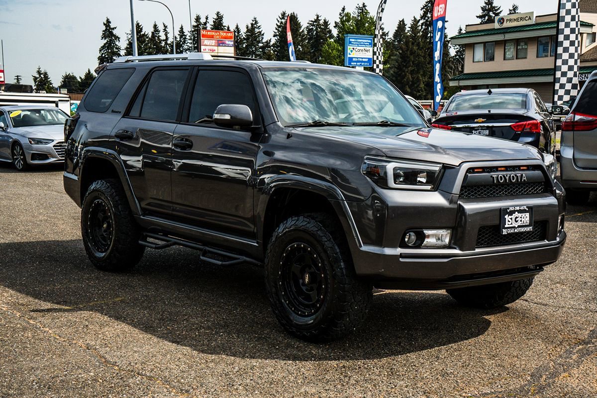 Used 2011 Toyota 4Runner Limited AWD/4WD image 6
