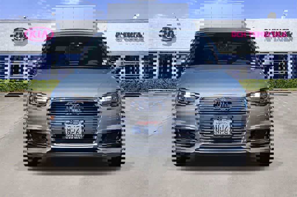 Used 2019 Audi A4 2.0T Premium w/ Convenience Package image 2