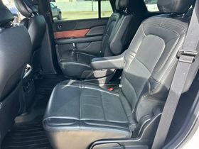 Used 2020 Lincoln Navigator 4WD image 7