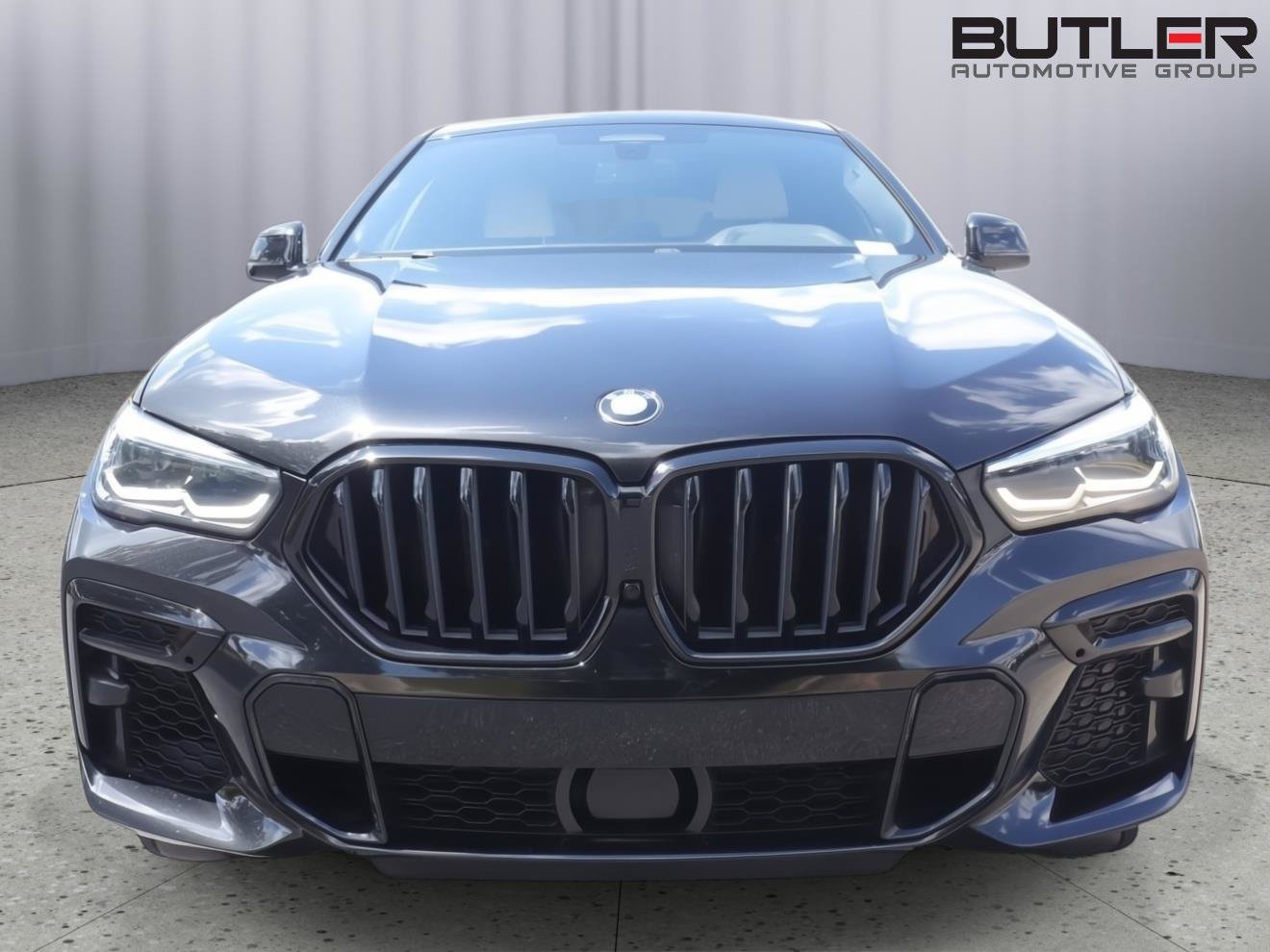 Used 2022 BMW X6 M50i AWD/4WD image 2