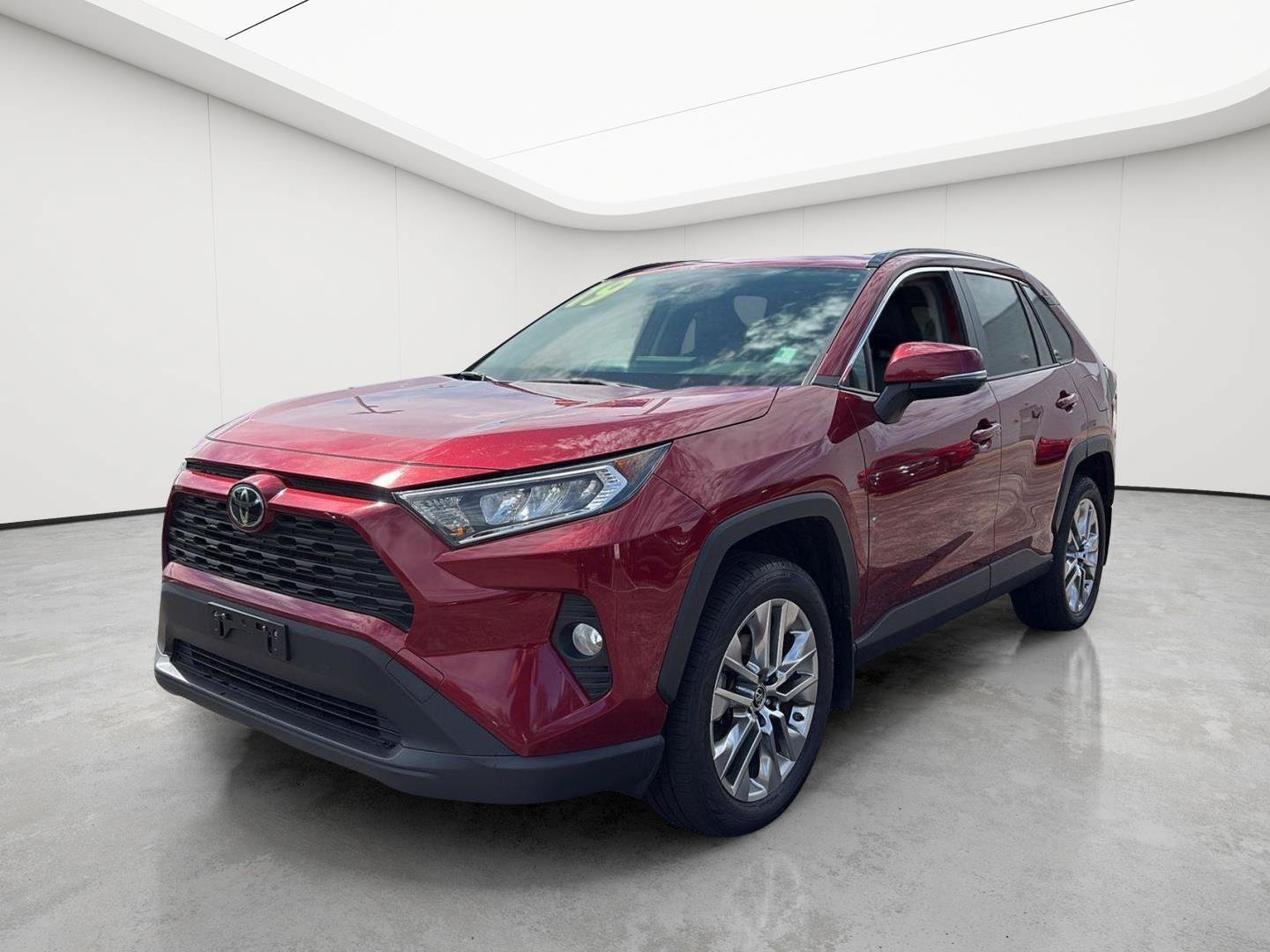 Used 2019 Toyota RAV4 XLE Premium w/ Cold Weather Package AWD/4WD image 7