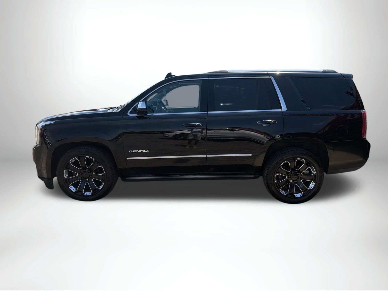 Used 2020 GMC Yukon Denali w/ Denali Ultimate Package AWD/4WD image 3