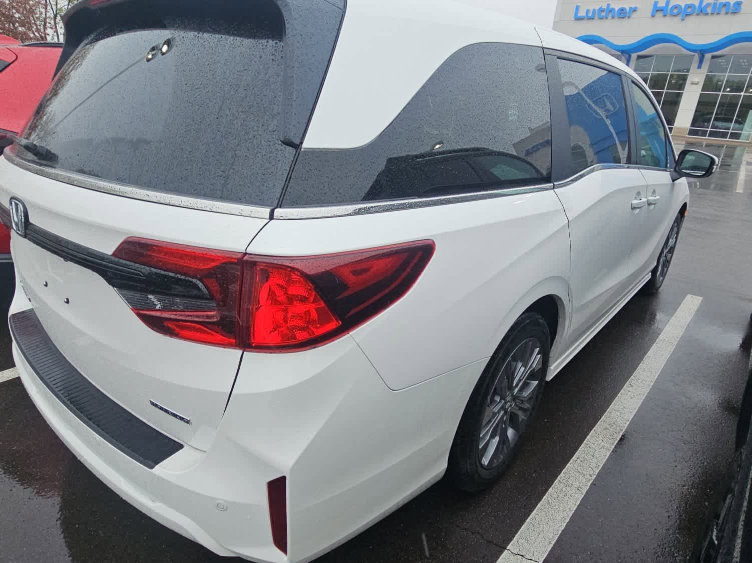 Used 2026 Honda Odyssey Touring image 3