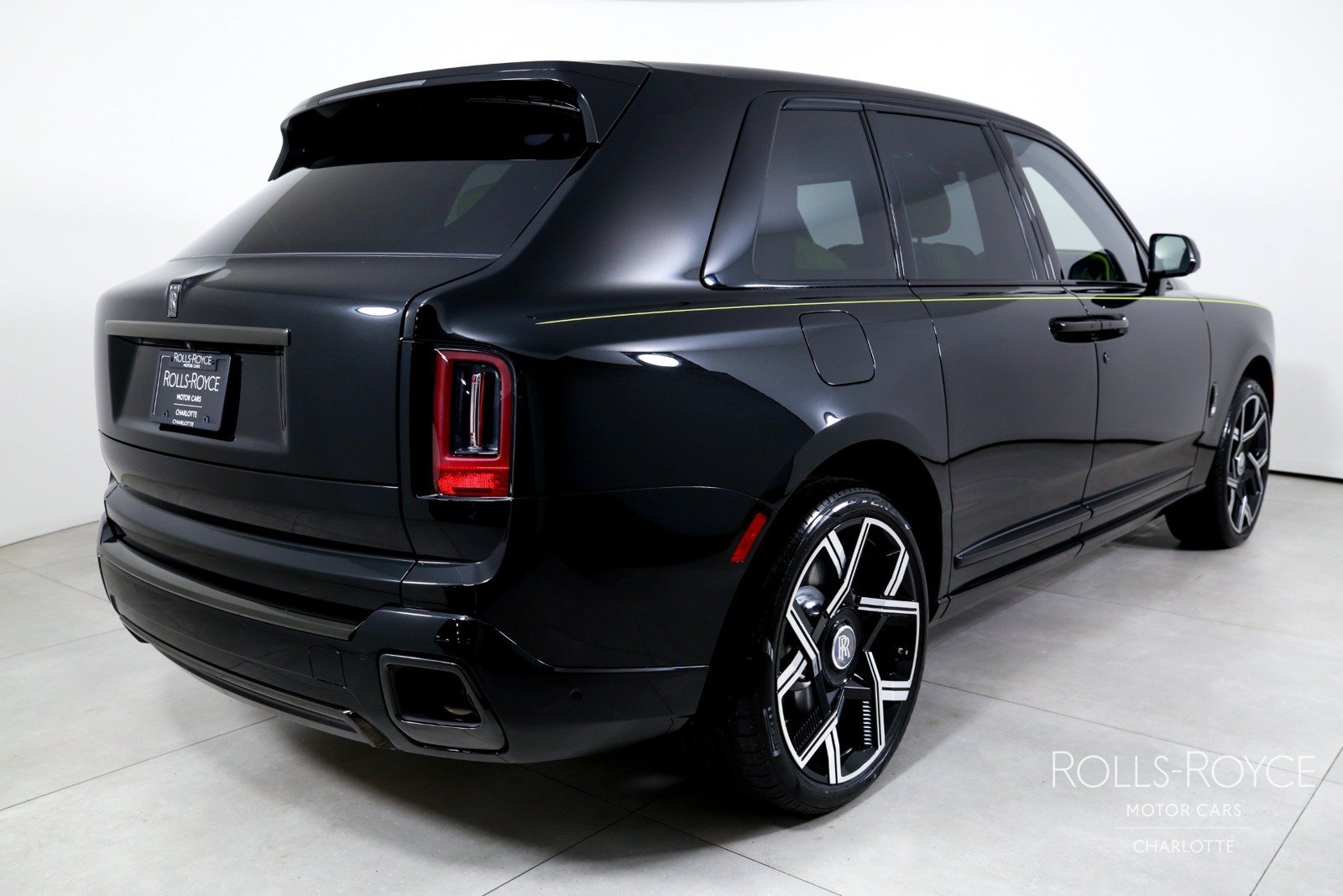 New 2027 Rolls-Royce Cullinan Black Badge AWD/4WD image 2