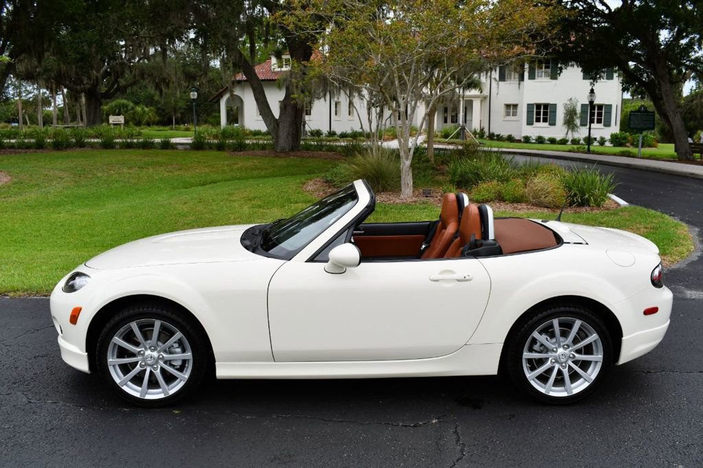 Used 2007 MAZDA MX-5 Miata Grand Touring w/ Premium Pkg image 23