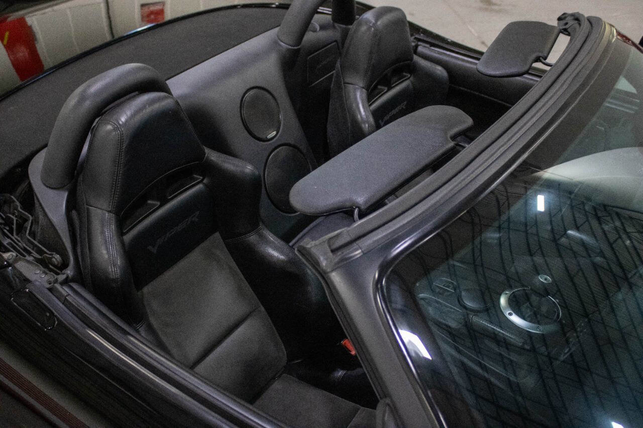 Used 2003 Dodge Viper SRT-10 image 30