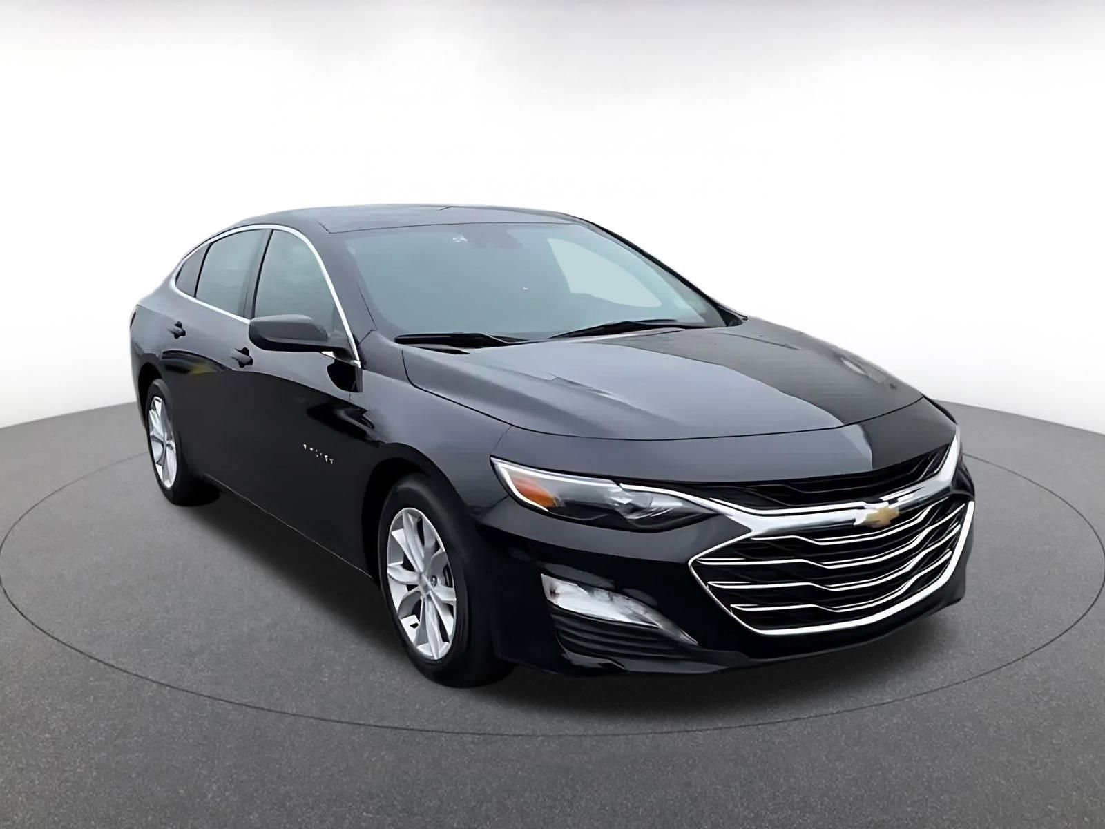 Used 2024 Chevrolet Malibu LT image 3