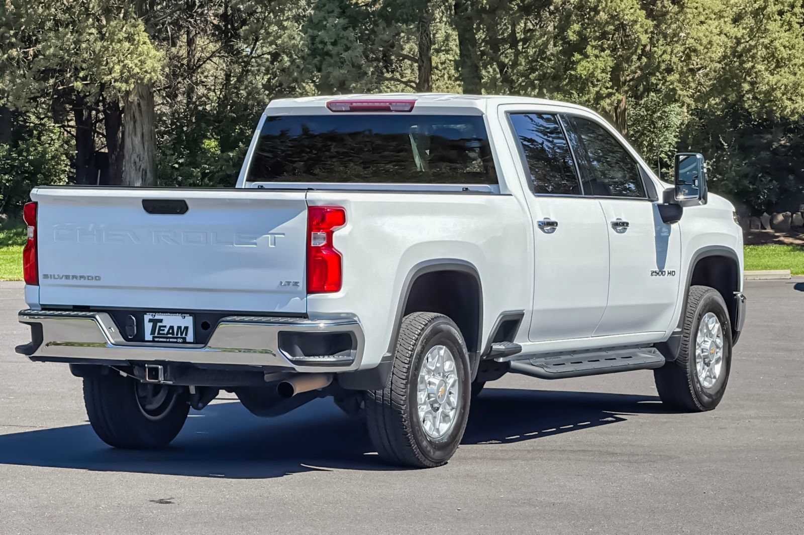 Used 2024 Chevrolet Silverado 2500 LTZ AWD/4WD image 4