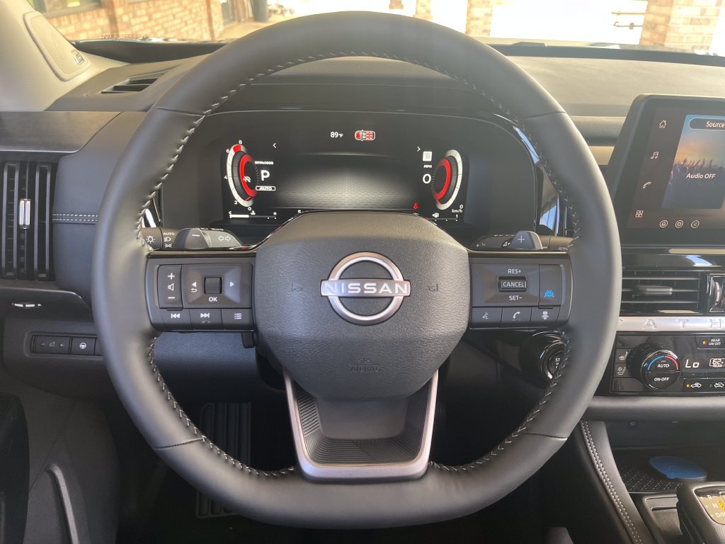 New 2026 Nissan Pathfinder Platinum AWD/4WD image 14