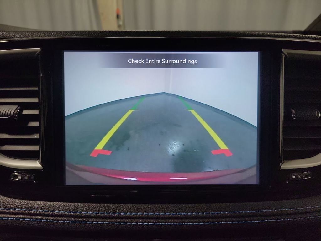 Used 2021 Chrysler Pacifica Touring-L AWD/4WD image 18