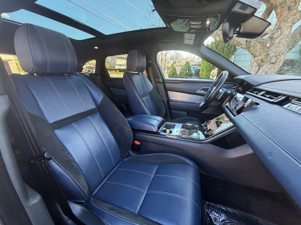 Used 2019 Land Rover Range Rover Velar R-Dynamic SE image 16