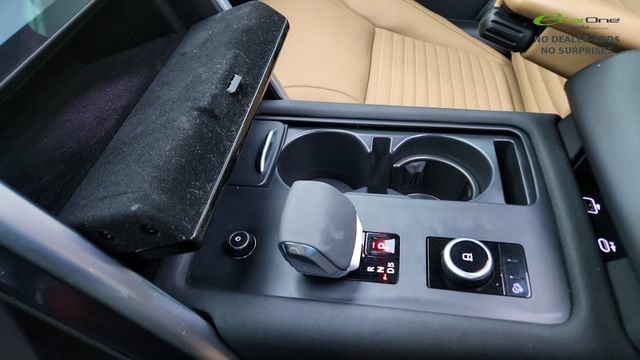 Used 2024 Land Rover Discovery Metropolitan Edition AWD/4WD image 65