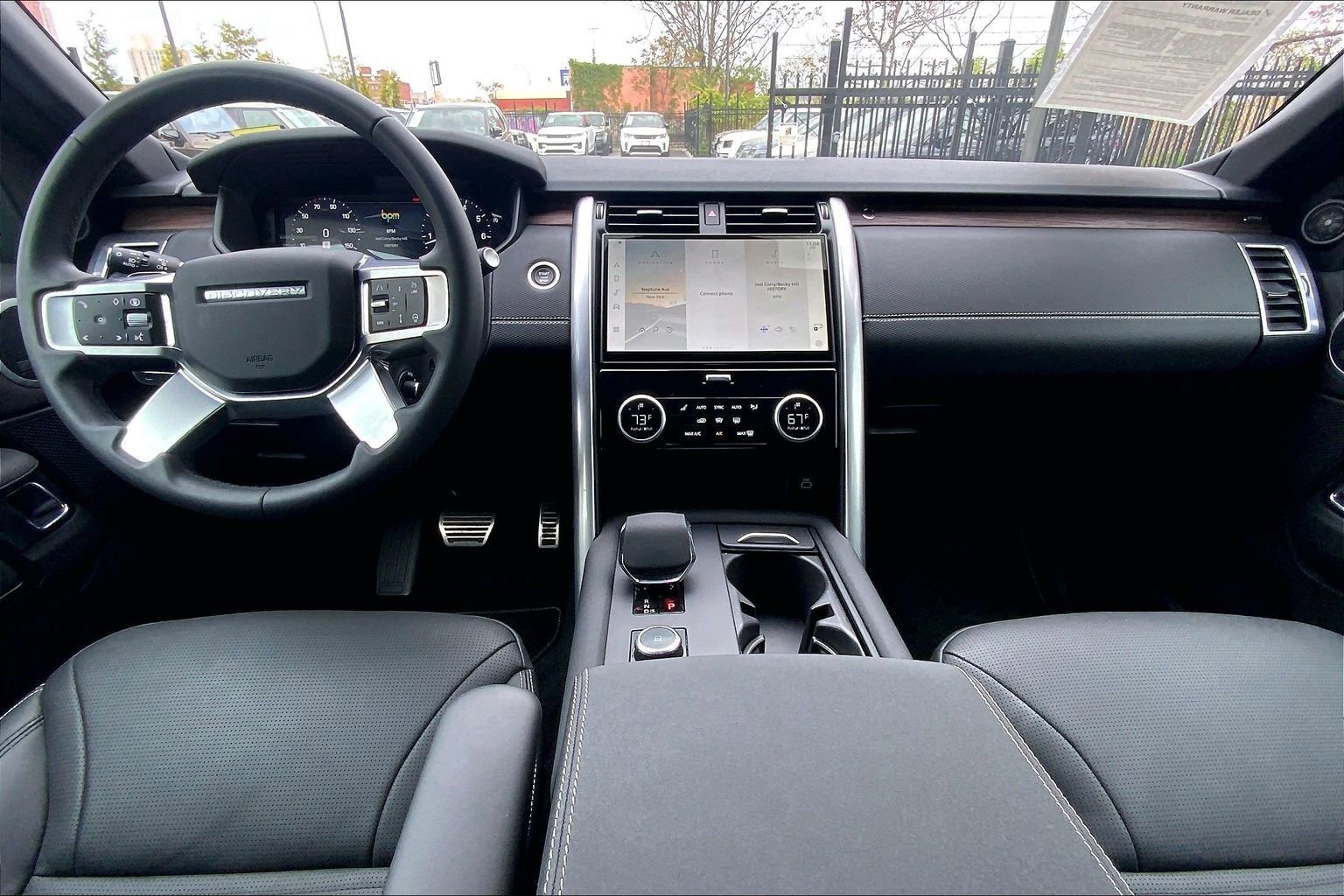Certified 2025 Land Rover Discovery Dynamic SE AWD/4WD image 15