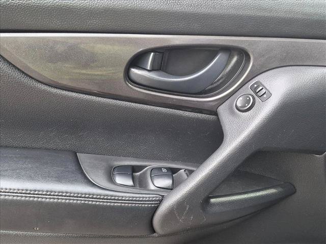 Used 2020 Nissan Rogue S FWD image 10