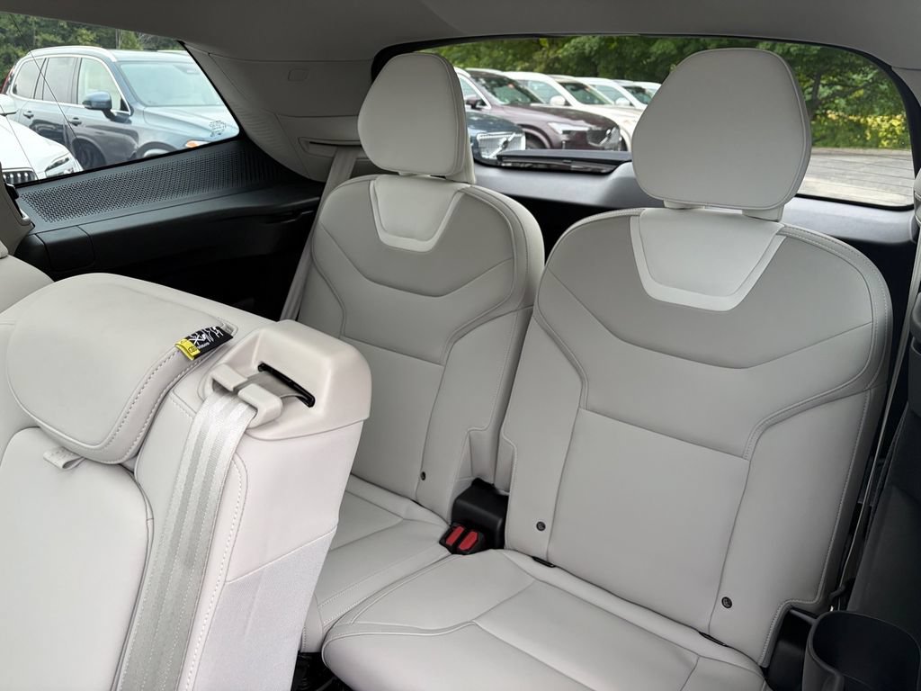 Certified 2025 Volvo EX90 Ultra AWD/4WD image 13