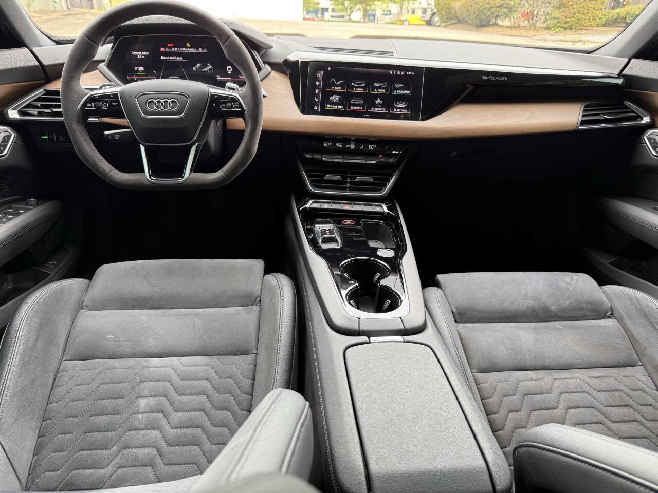 Used 2022 Audi e-tron GT Premium Plus image 3