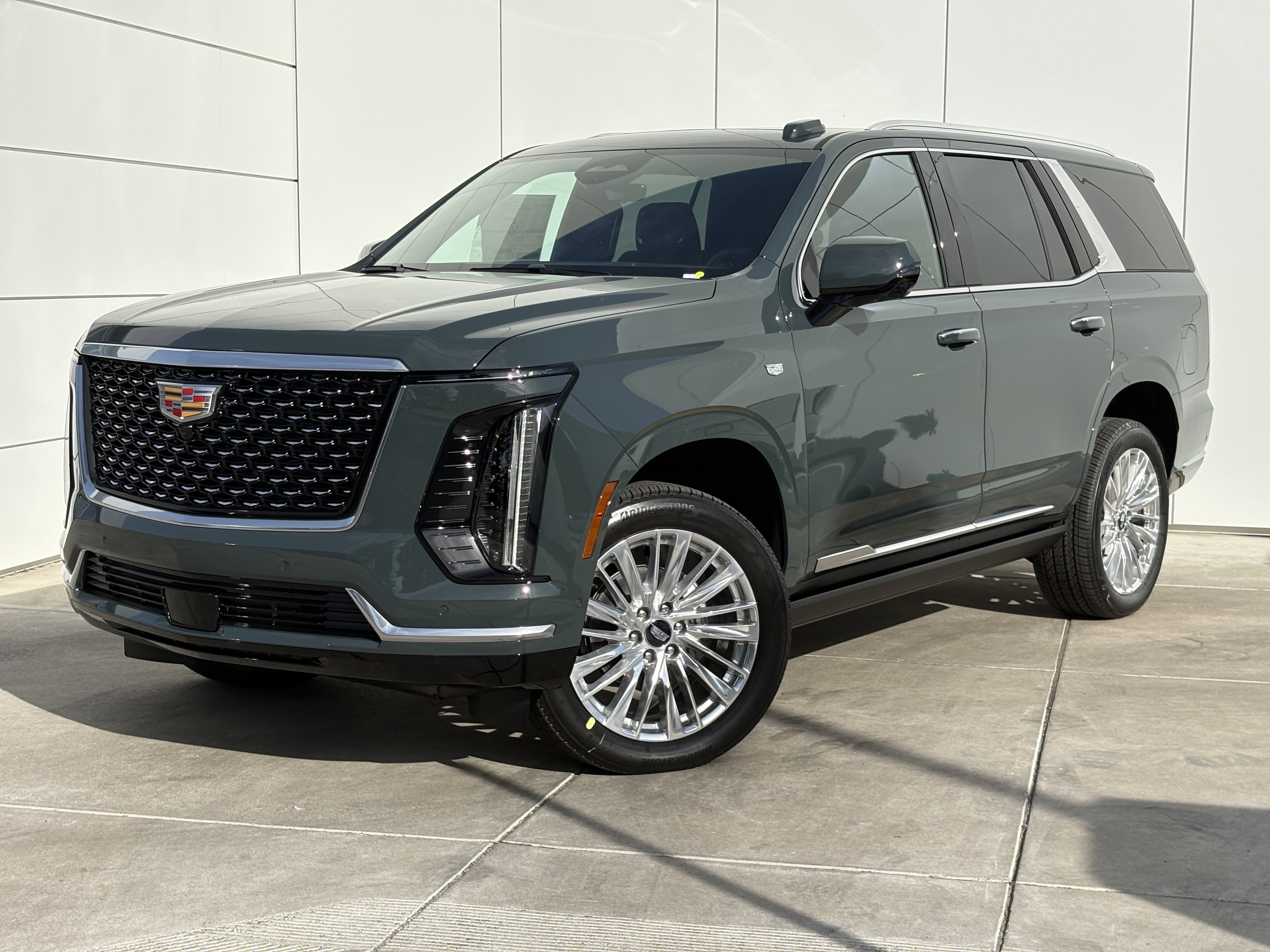 New 2026 Cadillac Escalade Luxury image 2