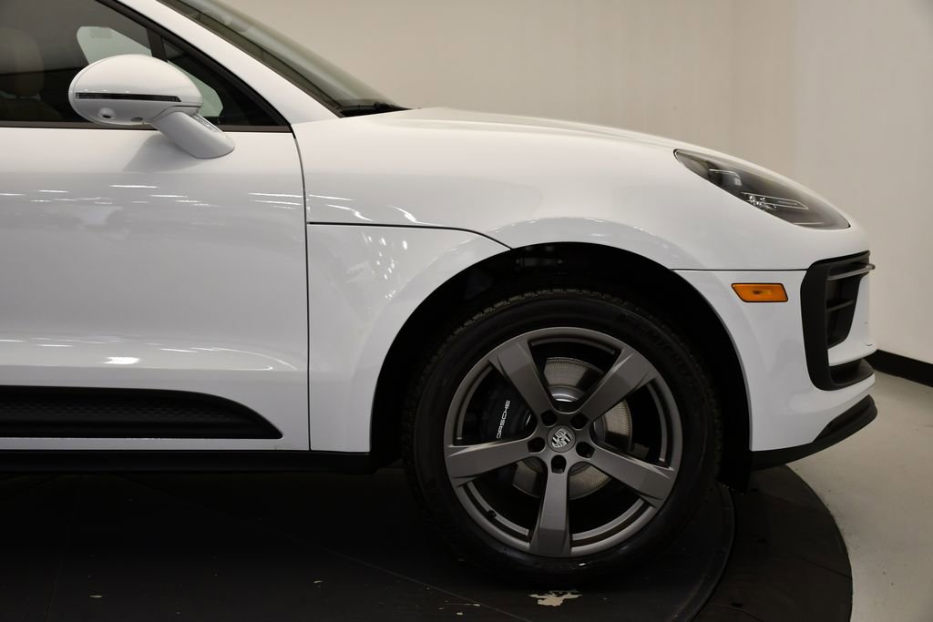 Certified 2025 Porsche Macan Turbo image 15