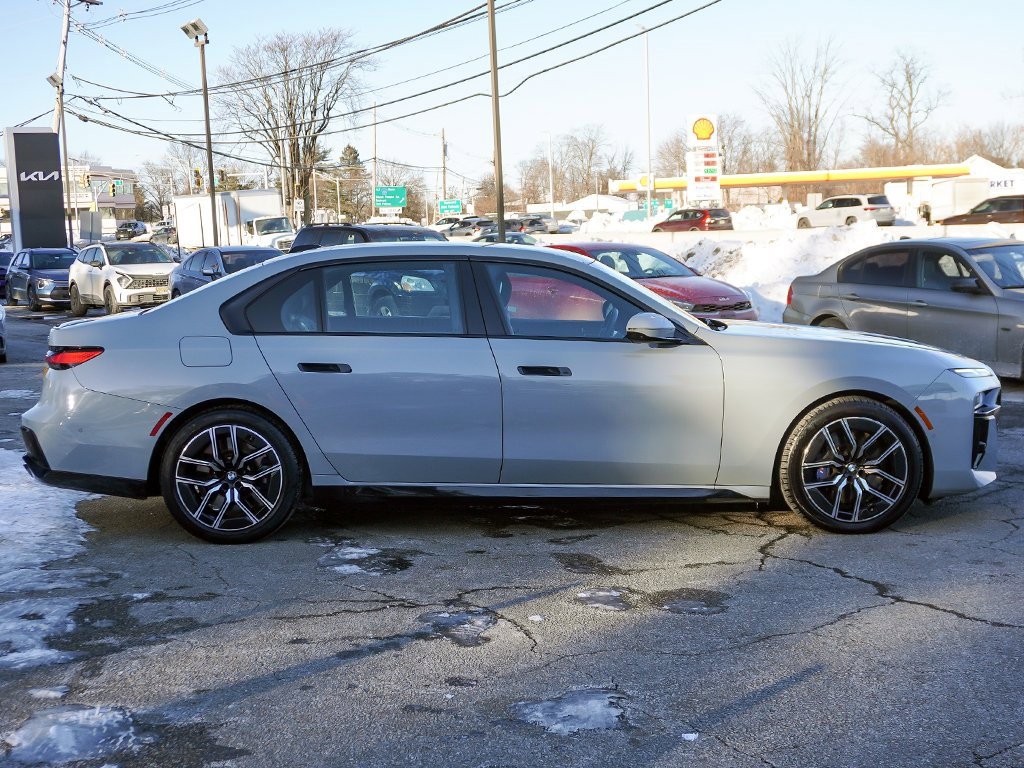 Used 2023 BMW 760i xDrive w/ Parking Assistance Package image 23