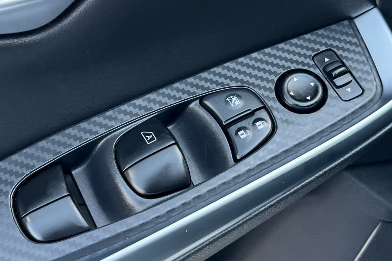 Certified 2025 Nissan Sentra SR FWD image 13