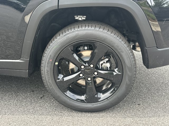New 2026 Jeep Grand Cherokee Limited w/ Limited Altitude Package AWD/4WD image 18