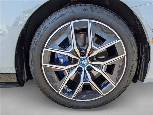 Certified 2025 BMW i5 eDrive40i w/ M Sport Package RWD image 25