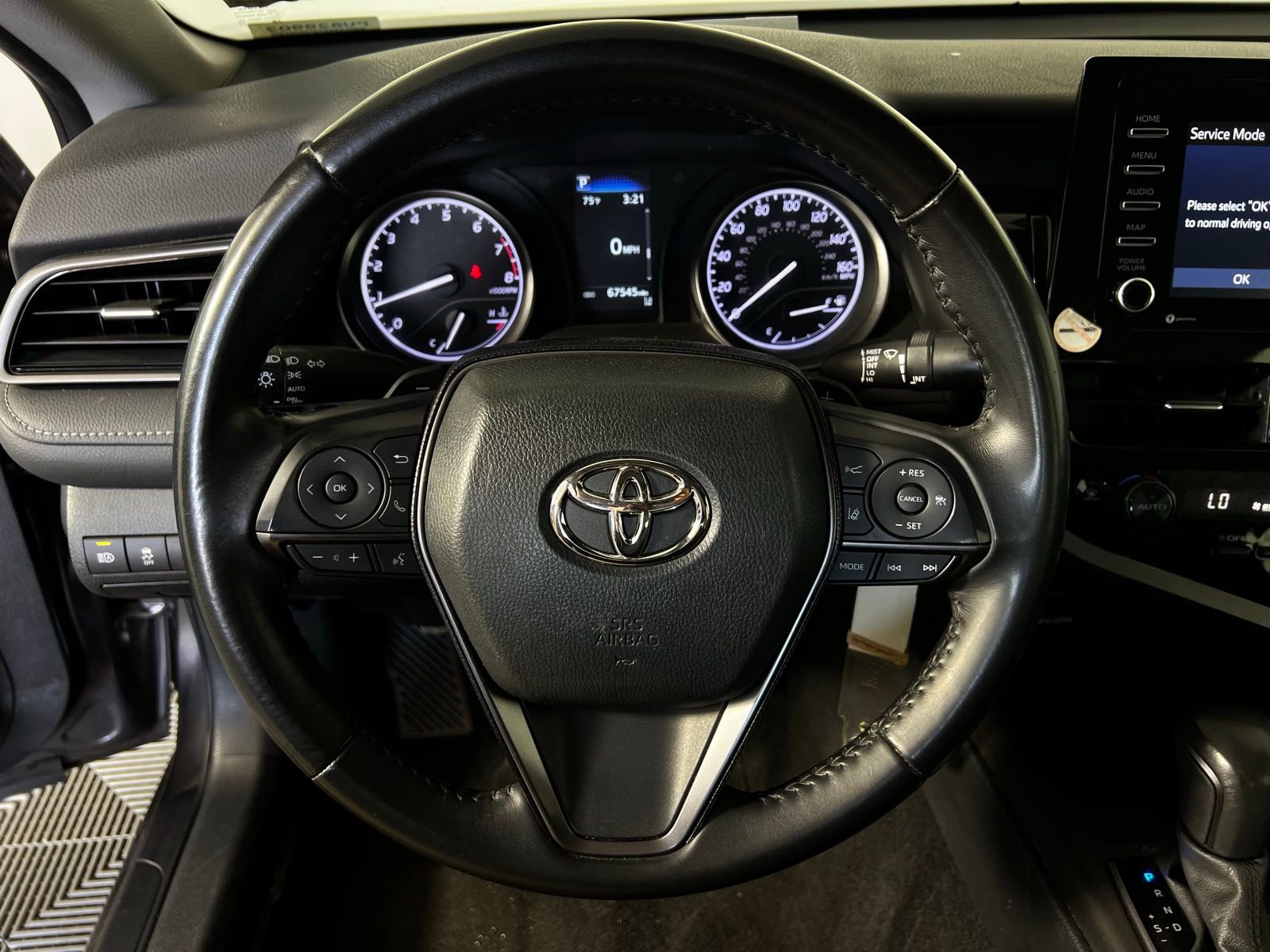 Used 2023 Toyota Camry SE FWD image 9