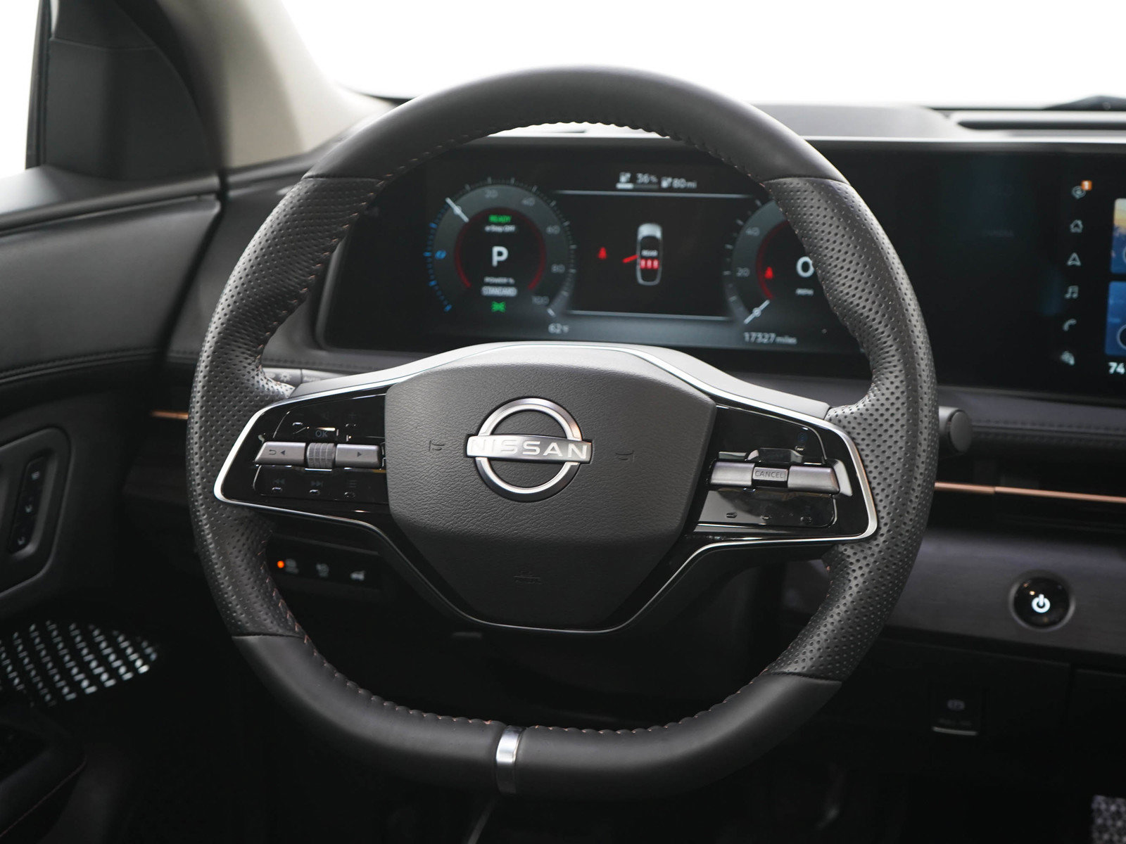 Used 2025 Nissan Ariya AWD image 18