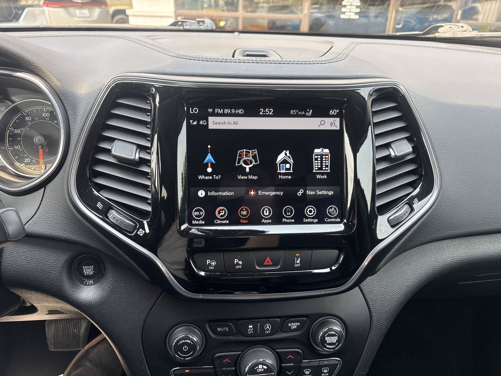 Used 2021 Jeep Cherokee Limited w/ Elite Package AWD/4WD image 22