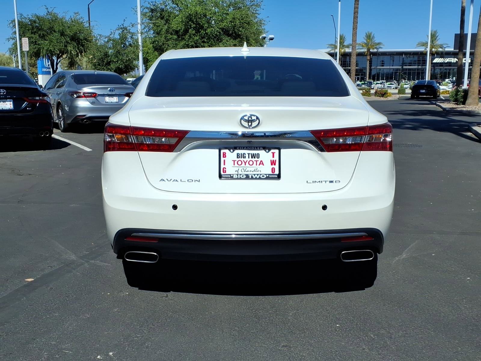 Used 2018 Toyota Avalon Limited w/ Carpet Mat Package FWD image 5