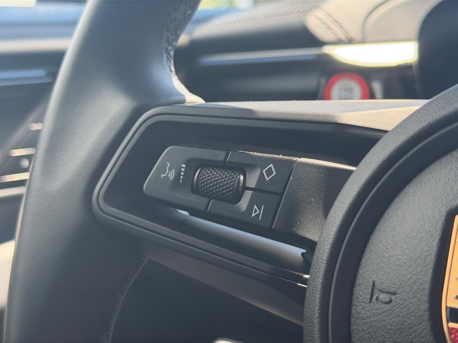 Certified 2024 Porsche Macan 4 Electric AWD/4WD image 25